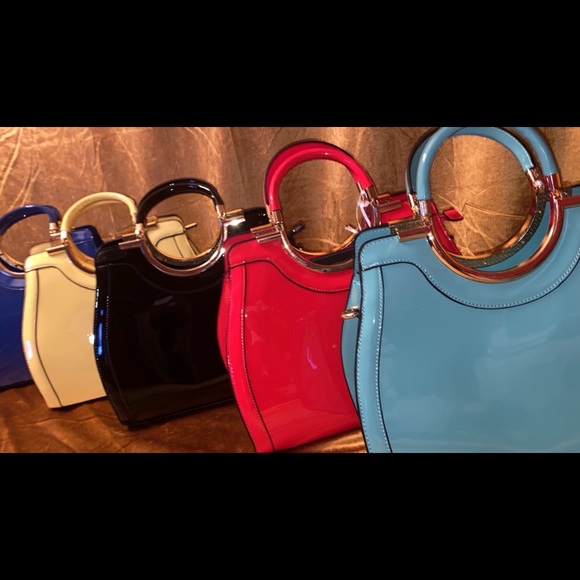 Shiny Patent with Circle Metallic Gold Handle - Picture 4 of 6